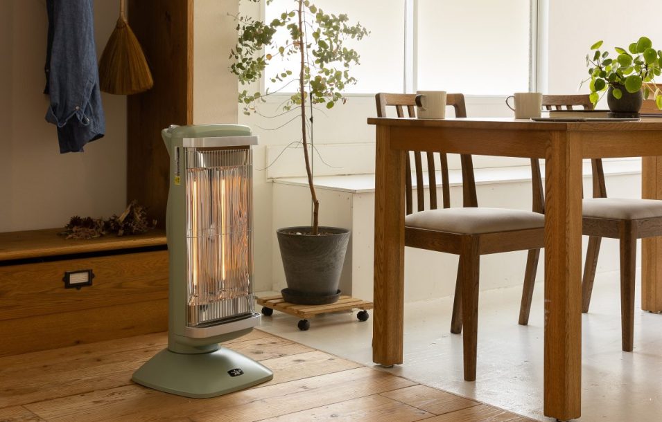 アラジングラファイトヒーターCAH-2G10Gのダイニングでのイメージ